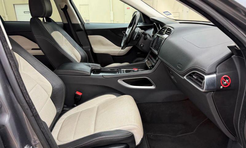 2018 Jaguar F-PACE 25t R-Sport