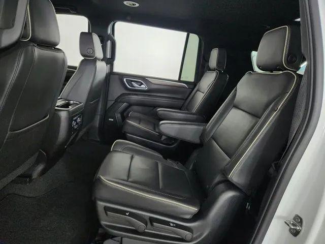 2023 Chevrolet Suburban 4WD Premier