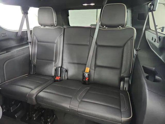 2023 Chevrolet Suburban 4WD Premier
