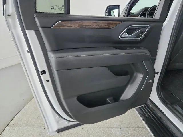 2023 Chevrolet Suburban 4WD Premier