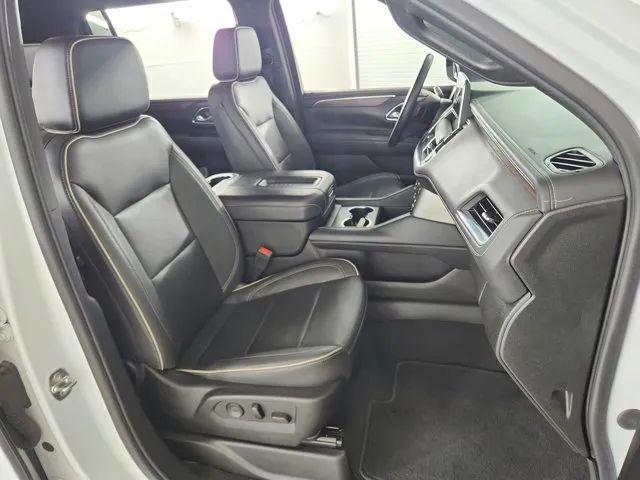 2023 Chevrolet Suburban 4WD Premier