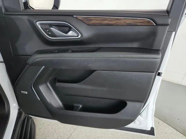 2023 Chevrolet Suburban 4WD Premier