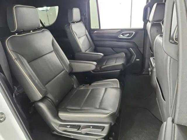 2023 Chevrolet Suburban 4WD Premier