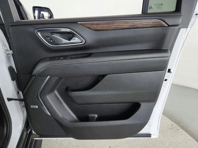 2023 Chevrolet Suburban 4WD Premier