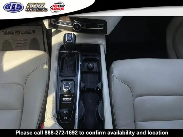 2017 Volvo XC90 T6 Momentum