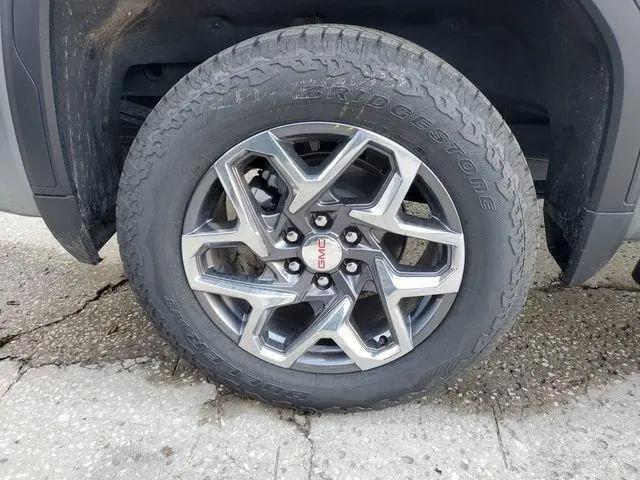 2026 GMC Sierra 1500 Crew Cab, Short Bed, SLT, 4WD