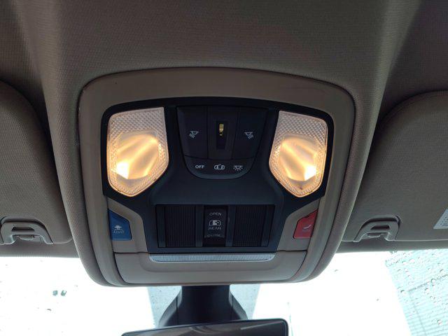 2020 Ram 1500 Big Horn Crew Cab 4x4 5'7" Box