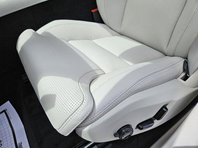 2026 Volvo XC90 Ultra, B6 AWD Gas (mild hybrid), Gasoline, Bright, 7 Seats