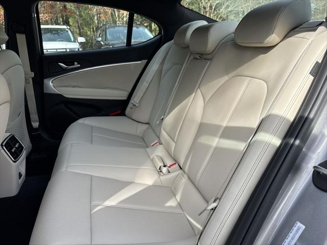 2026 Genesis G70 2.5T RWD