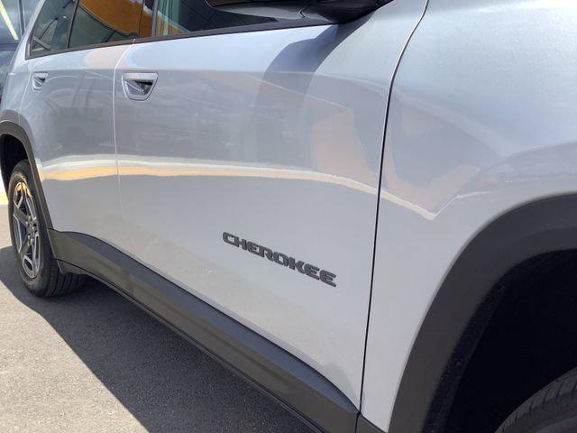 2026 Jeep Cherokee Laredo 4x4
