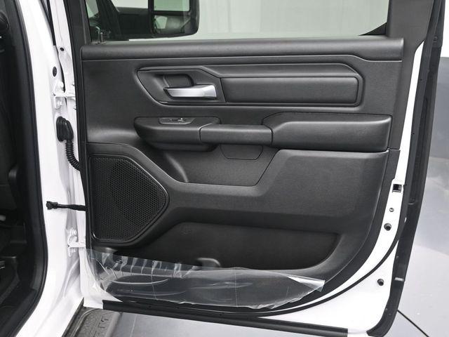2026 Ram 1500 Express Crew Cab 4x4 57 Box