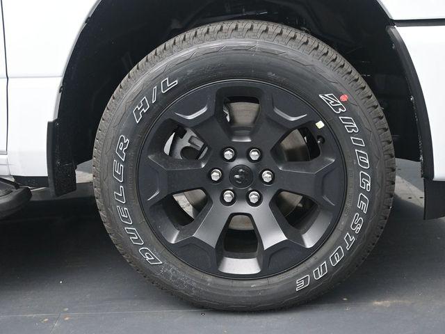 2026 Ram 1500 Express Crew Cab 4x4 57 Box