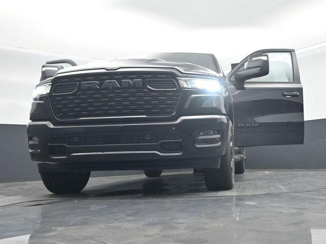 2026 Ram 1500 Express Crew Cab 4x4 57 Box