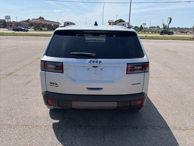 2026 Jeep Cherokee Laredo 4x4