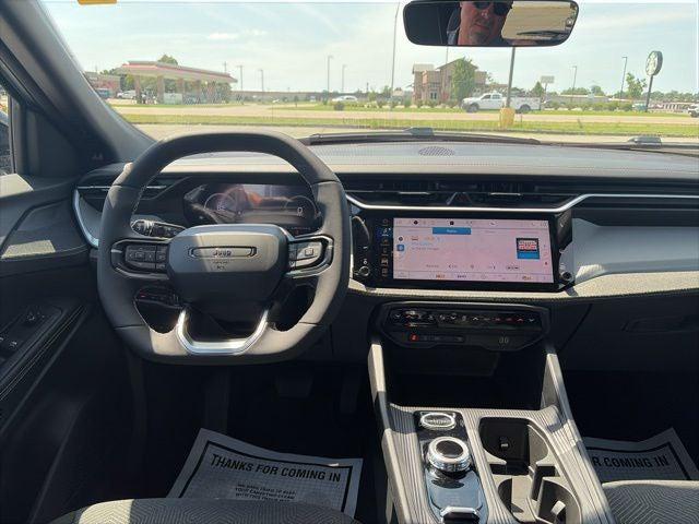 2026 Jeep Cherokee Laredo 4x4