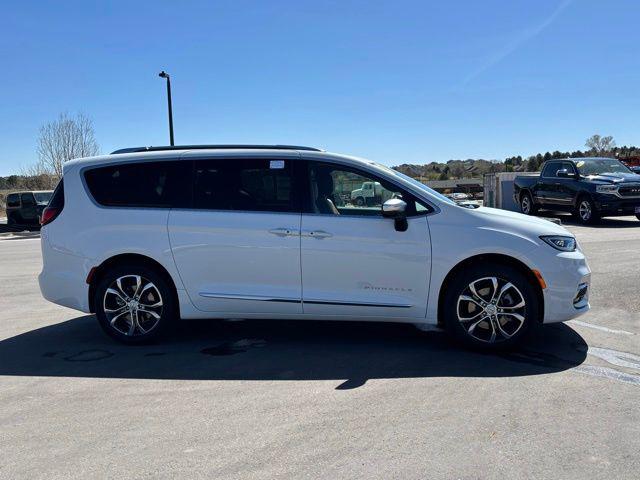 2026 Chrysler Pacifica Pinnacle AWD