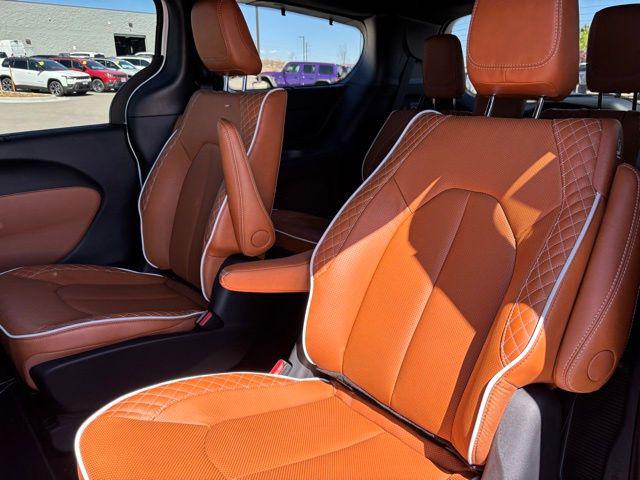 2026 Chrysler Pacifica Pinnacle AWD