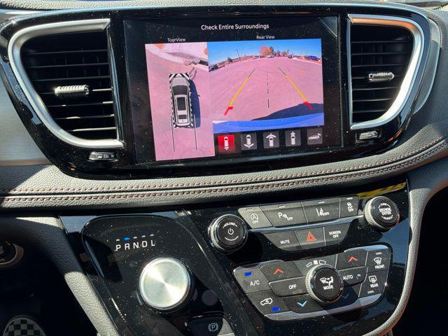 2026 Chrysler Pacifica Pinnacle AWD