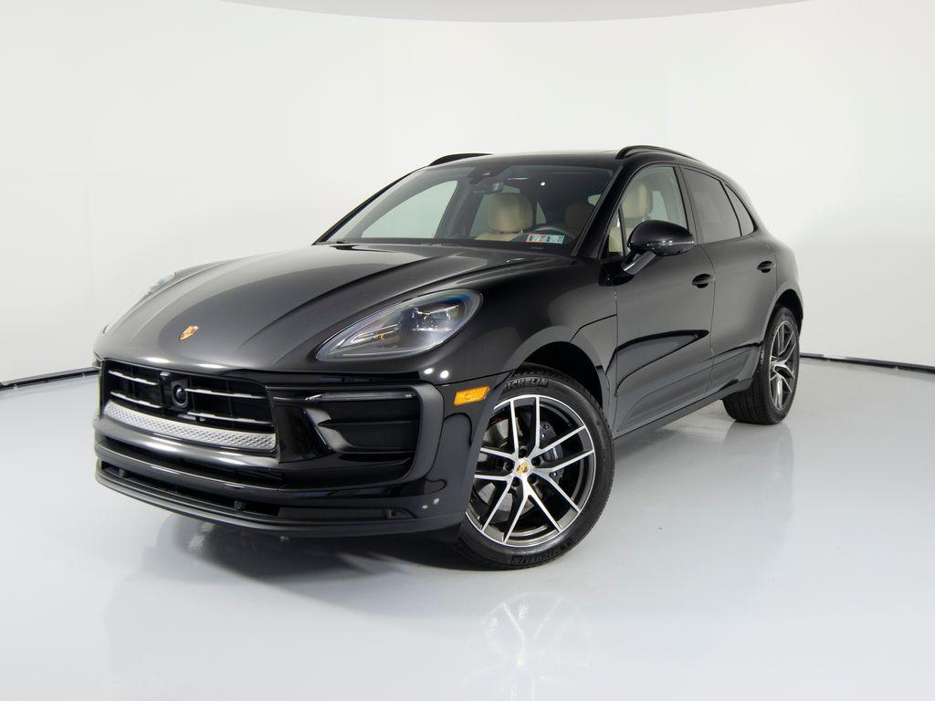 /2025 Porsche Macan