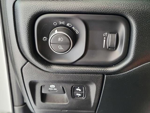 2020 Ram 1500 Big Horn Crew Cab 4x4 57 Box