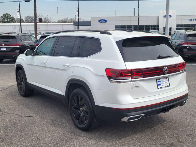 2026 Volkswagen Atlas SE with Technology