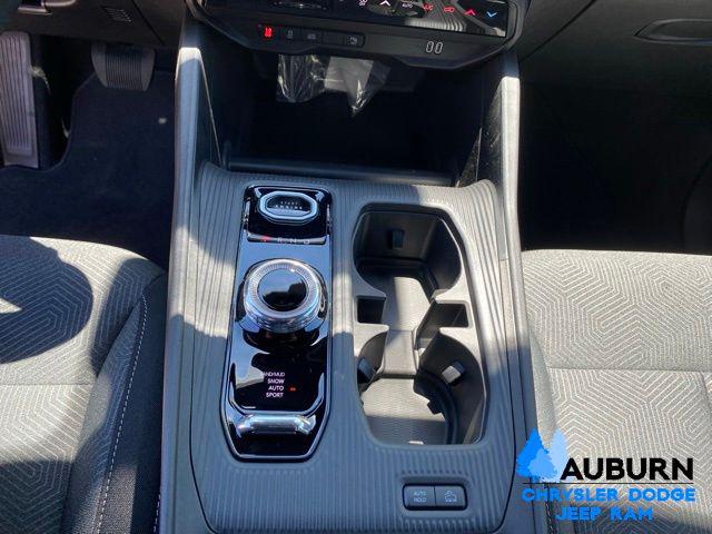 2026 Jeep Cherokee Laredo 4x4