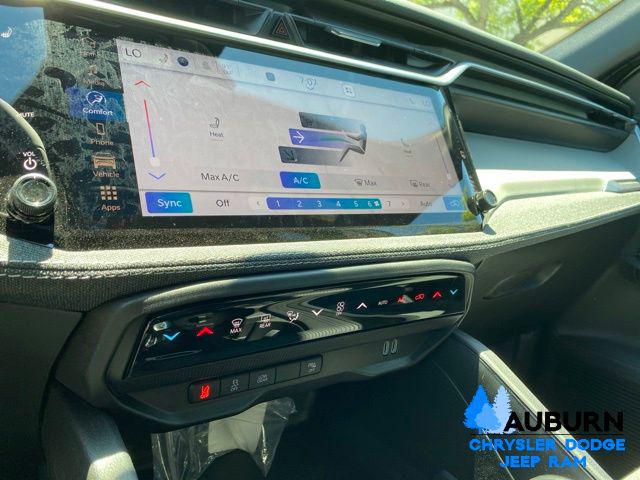 2026 Jeep Cherokee Laredo 4x4