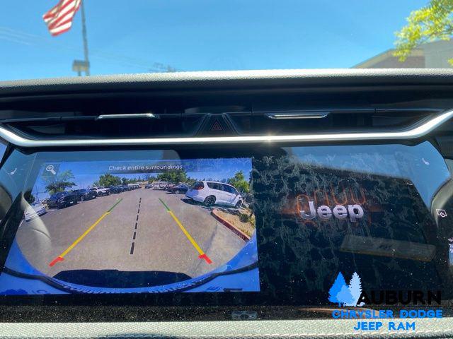 2026 Jeep Cherokee Laredo 4x4