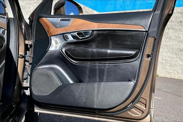 2017 Volvo XC90 Hybrid T8 Inscription