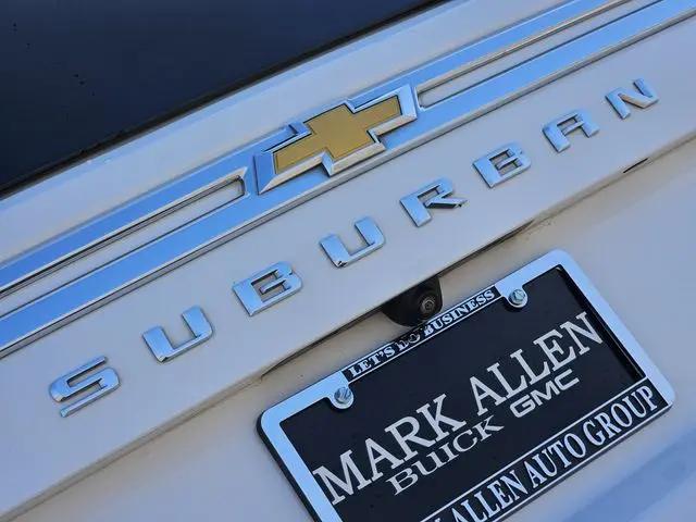2023 Chevrolet Suburban 4WD Premier