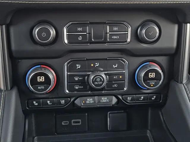 2023 Chevrolet Suburban 4WD Premier