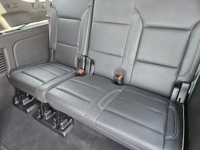 2023 Chevrolet Suburban 4WD Premier
