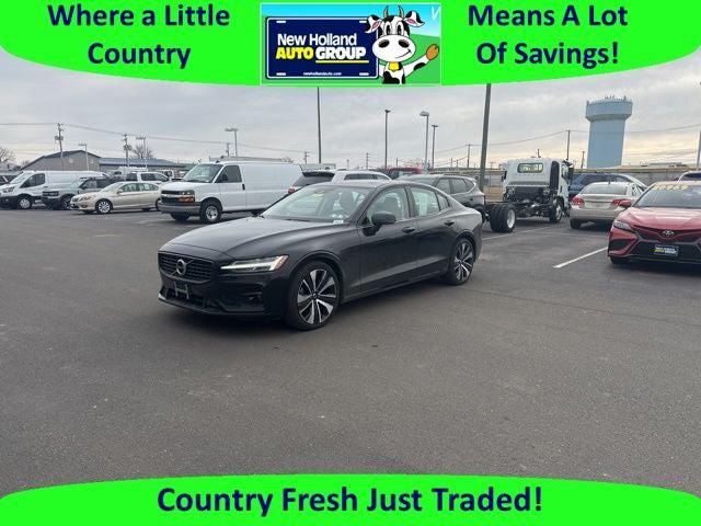 2022 Volvo S60 B5 Momentum