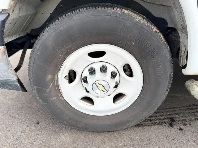 2024 Chevrolet Express Cargo Van RWD 2500 Regular Wheelbase WT