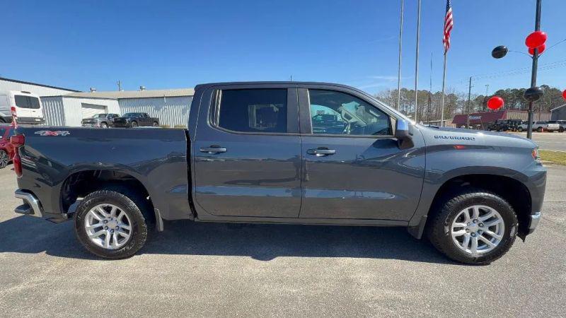 2022 Chevrolet Silverado 1500 4WD Crew Cab Short Bed LT with 2FL