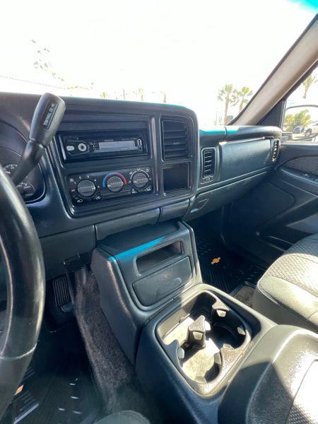2002 Chevrolet Avalanche Base