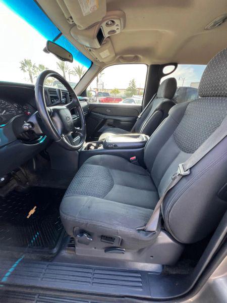 2002 Chevrolet Avalanche Base