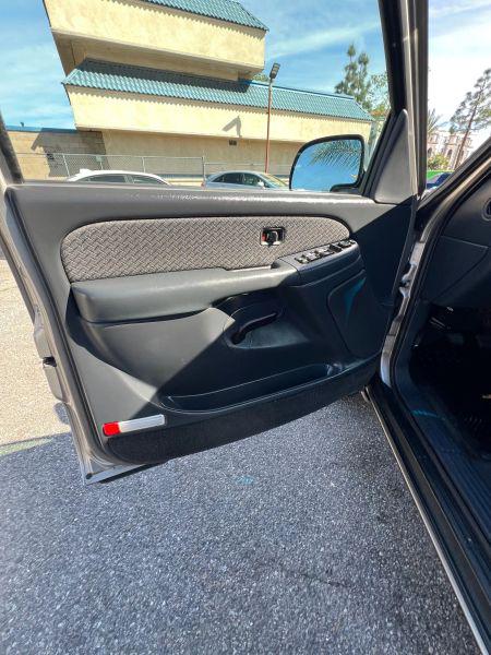 2002 Chevrolet Avalanche Base