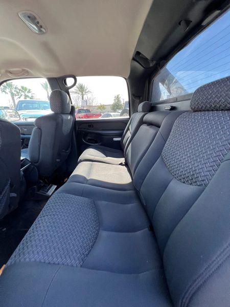 2002 Chevrolet Avalanche Base