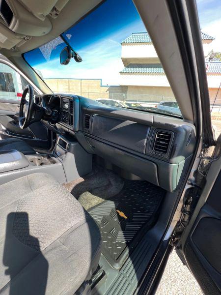 2002 Chevrolet Avalanche Base