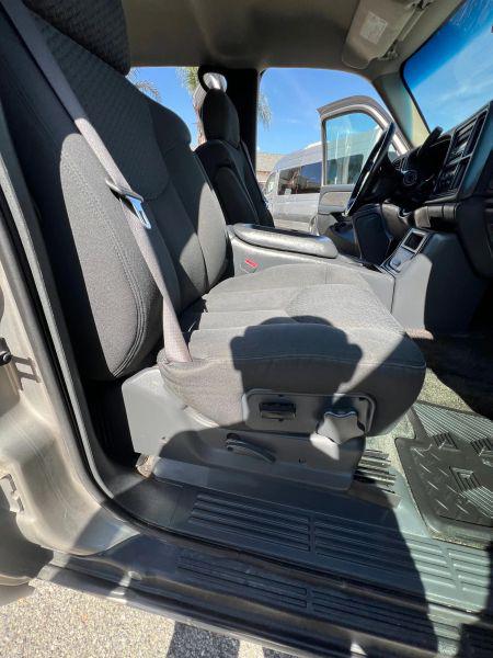 2002 Chevrolet Avalanche Base