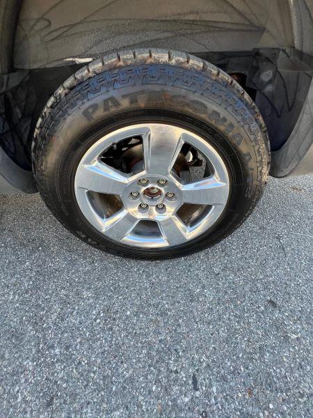 2002 Chevrolet Avalanche Base