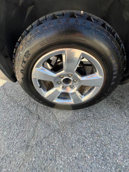 2002 Chevrolet Avalanche Base