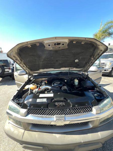 2002 Chevrolet Avalanche Base