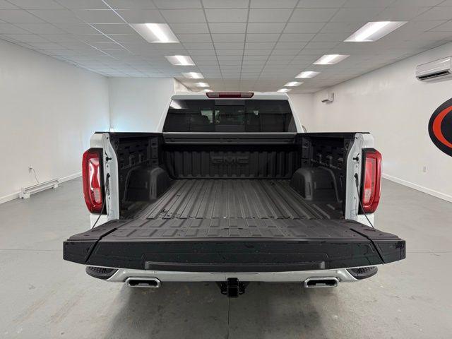2026 GMC Sierra 1500 Crew Cab, Short Bed, SLT, 4WD