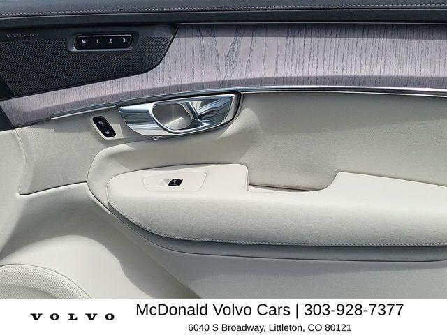 2026 Volvo XC90 Ultra, B6 AWD Gas (mild hybrid), Gasoline, Bright, 7 Seats