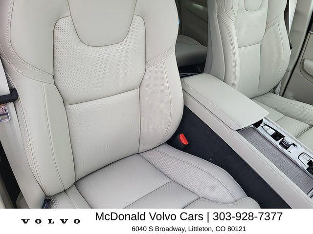 2026 Volvo XC90 Ultra, B6 AWD Gas (mild hybrid), Gasoline, Bright, 7 Seats