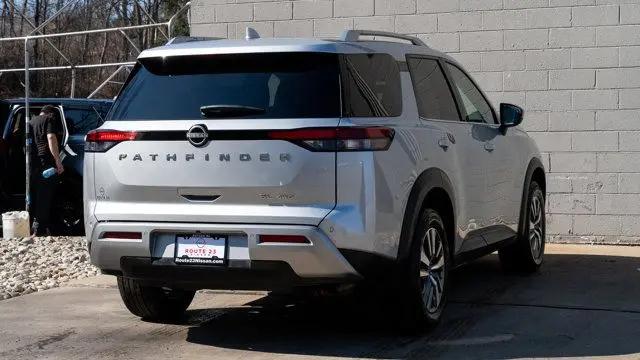 2025 Nissan Pathfinder SL 4WD
