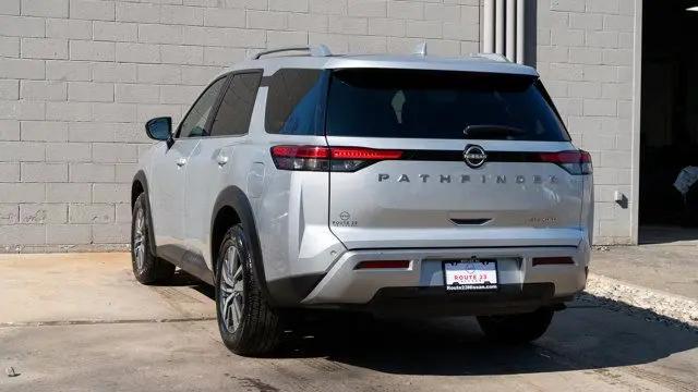 2025 Nissan Pathfinder SL 4WD
