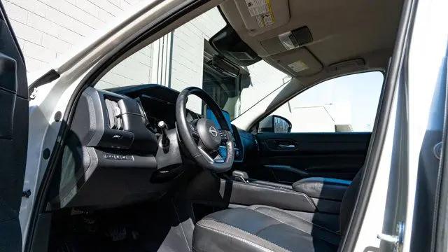 2025 Nissan Pathfinder SL 4WD